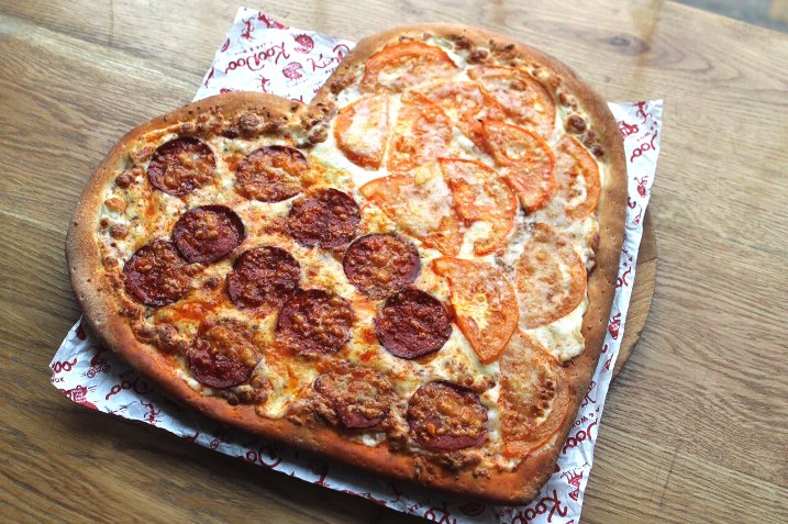 Только 14 февраля! Заказывайте пиццу Пепперони и Маргарита в форме сердца!